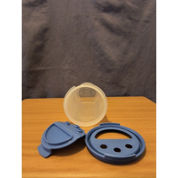 VINTAGE ~ Tupperware Royal blue Shaker & Pour  Lid #1913-7/container #1641-29 - Picture 5 of 7